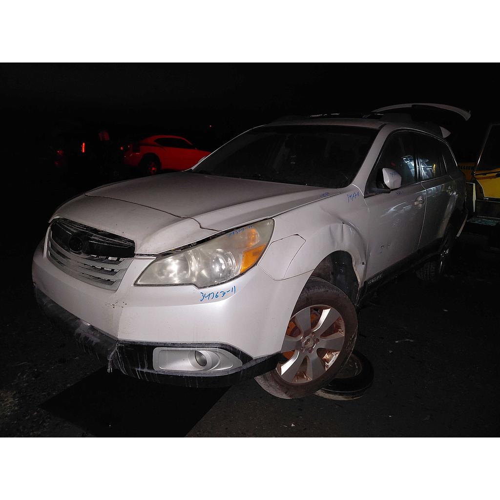 SUBARU OUTBACK 2011