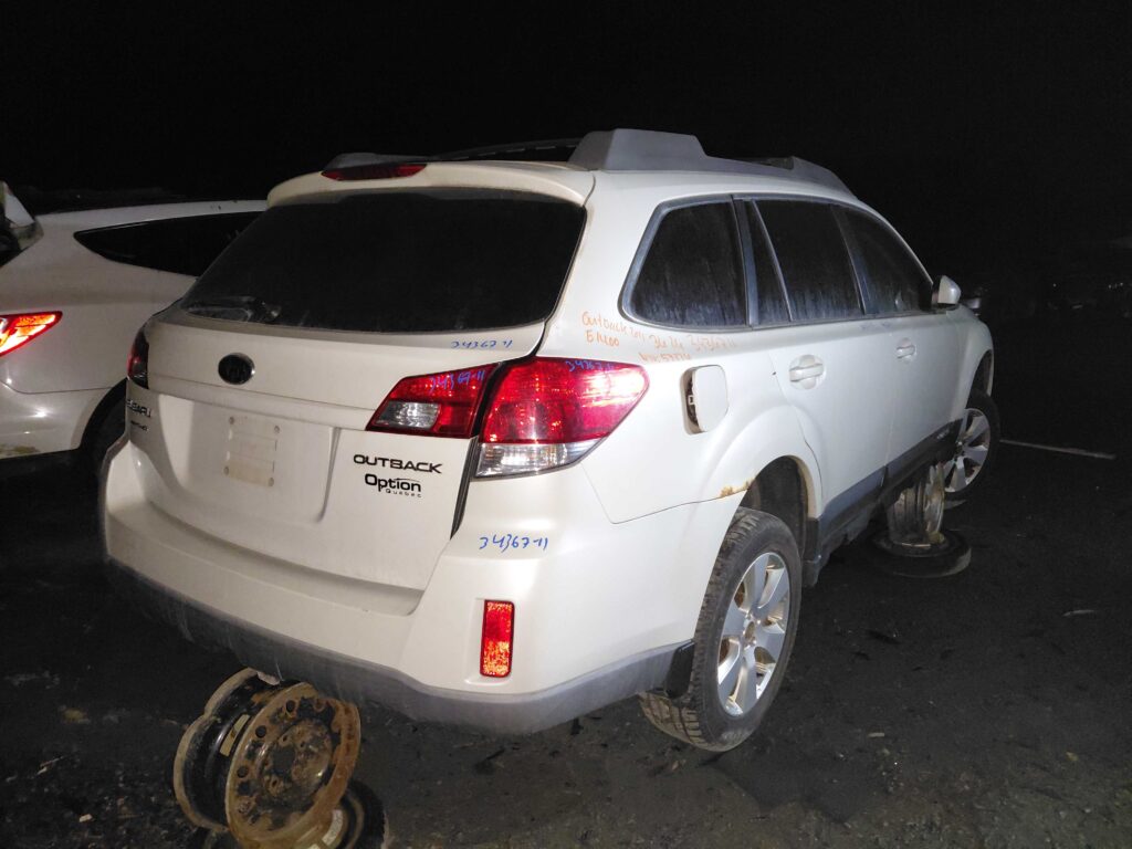 SUBARU OUTBACK 2011