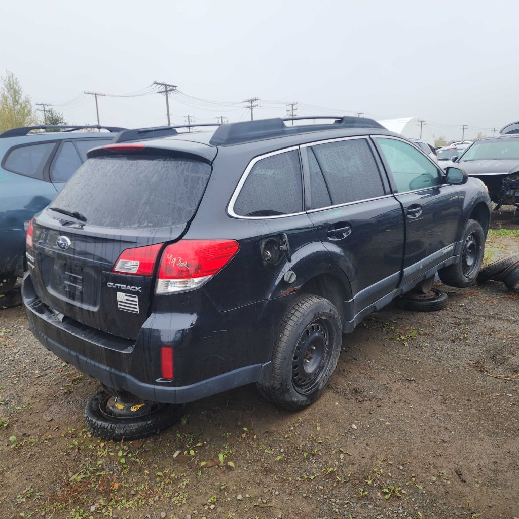 SUBARU OUTBACK 2012