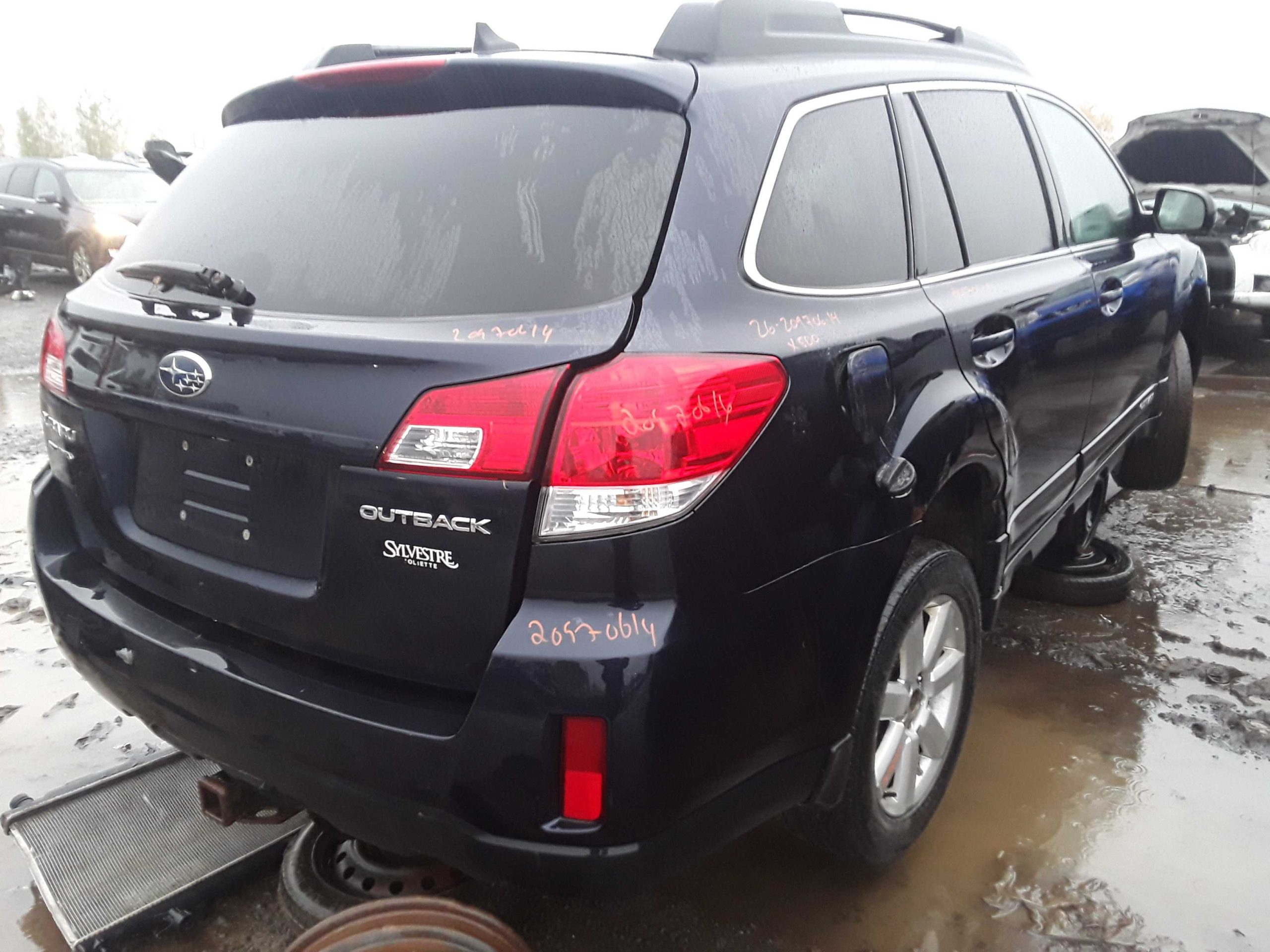 SUBARU OUTBACK 2014
