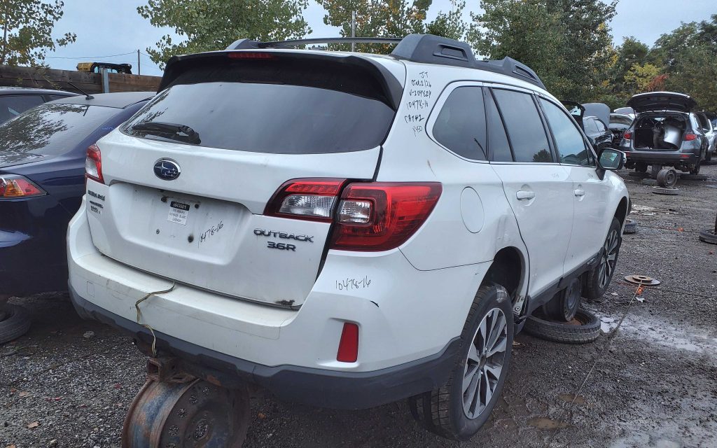 SUBARU OUTBACK 2016
