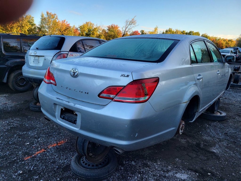 TOYOTA AVALON 2006
