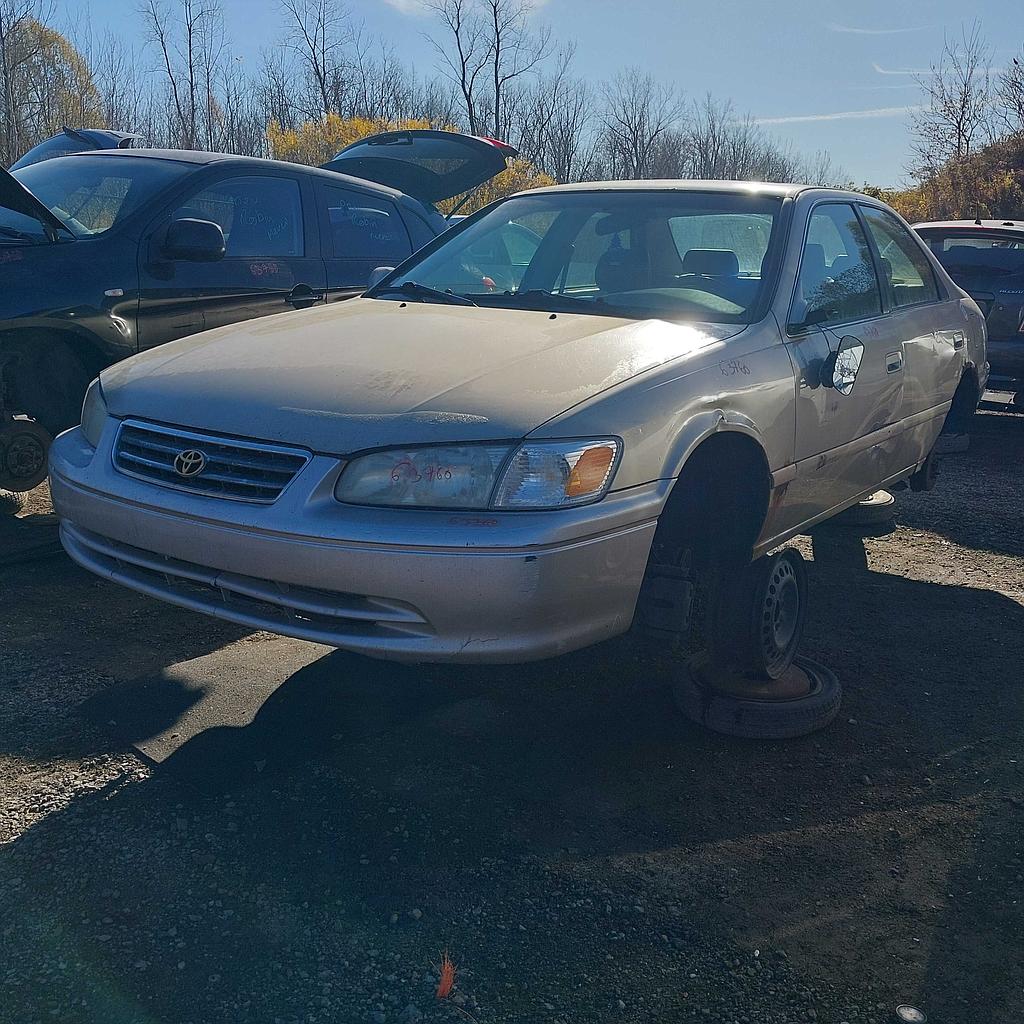 TOYOTA CAMRY 2001