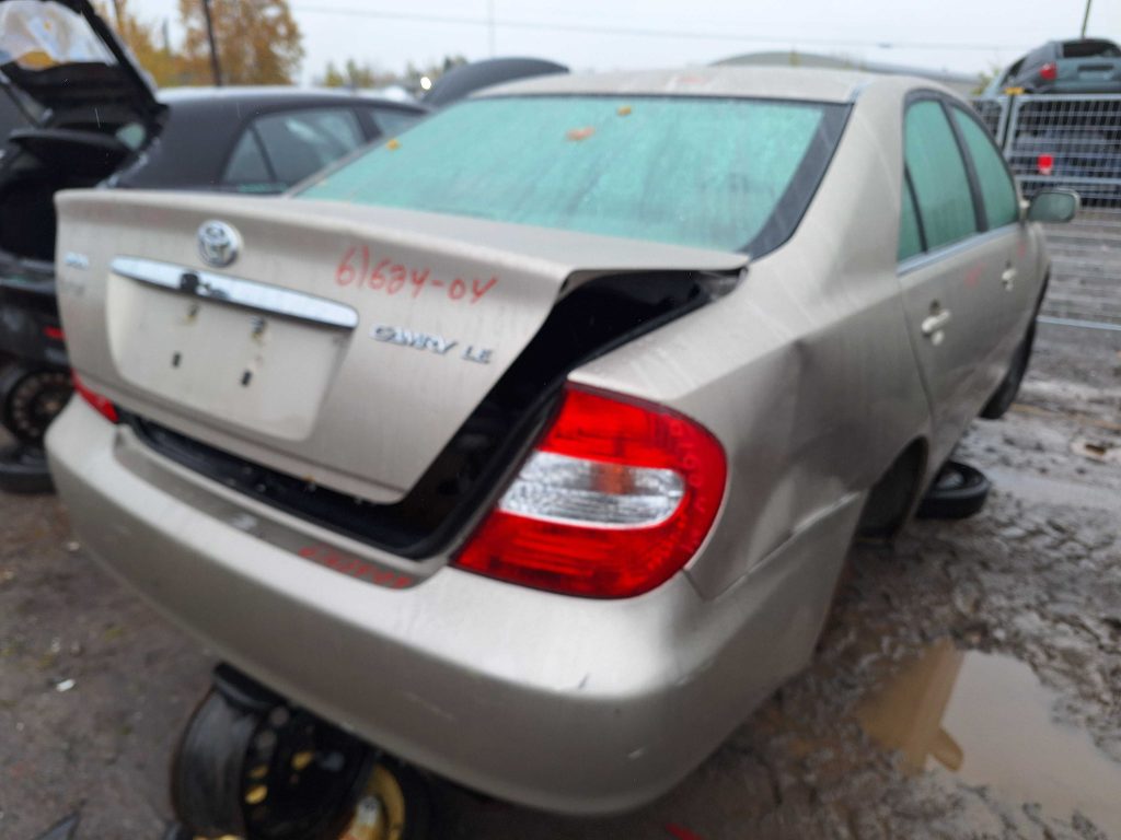TOYOTA CAMRY 2004