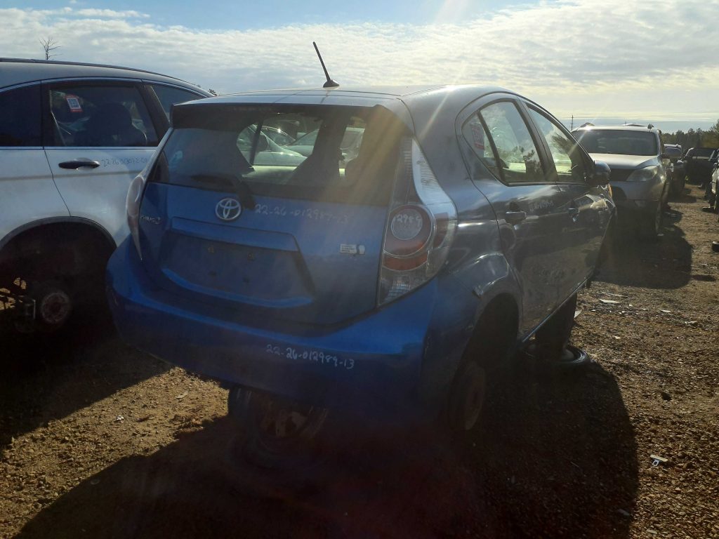 TOYOTA PRIUS 2013