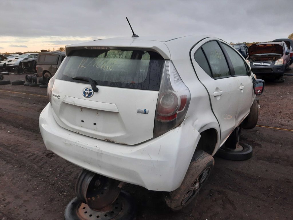 TOYOTA PRIUS 2014
