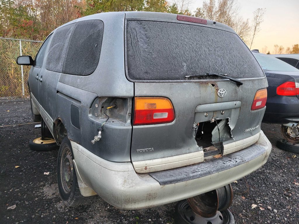 TOYOTA SIENNA 2000