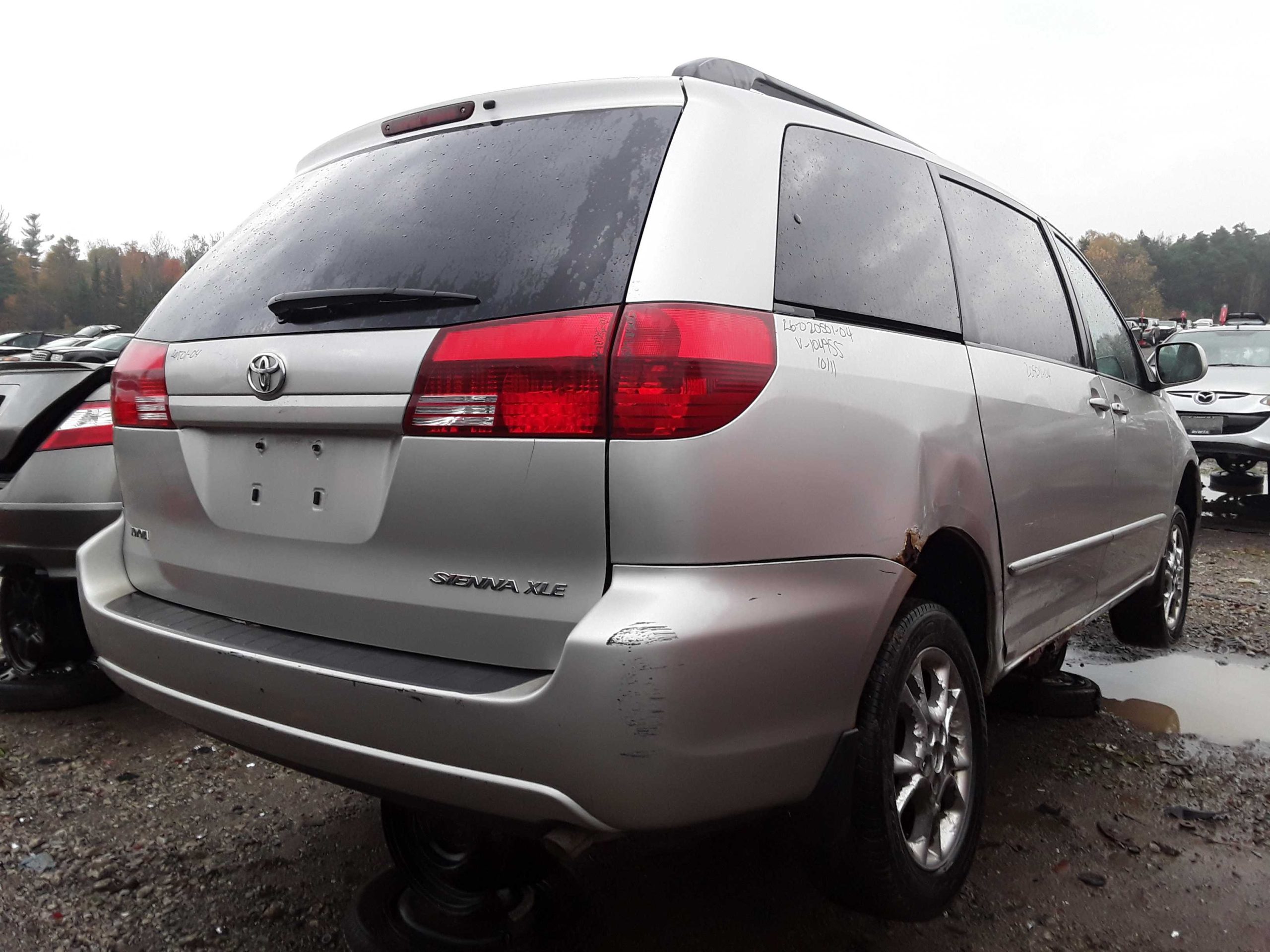 TOYOTA SIENNA 2004