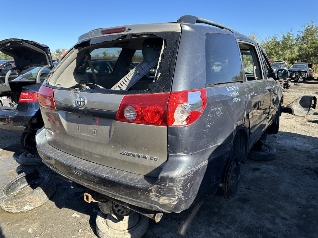 TOYOTA SIENNA 2008