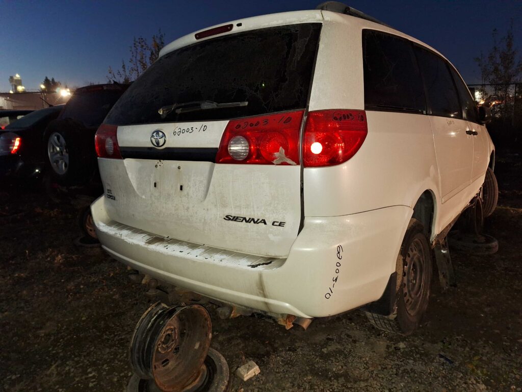 TOYOTA SIENNA 2010