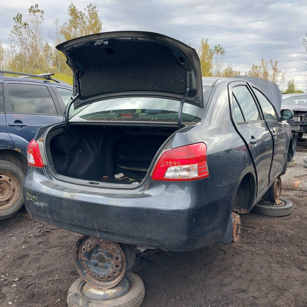 TOYOTA YARIS 2011