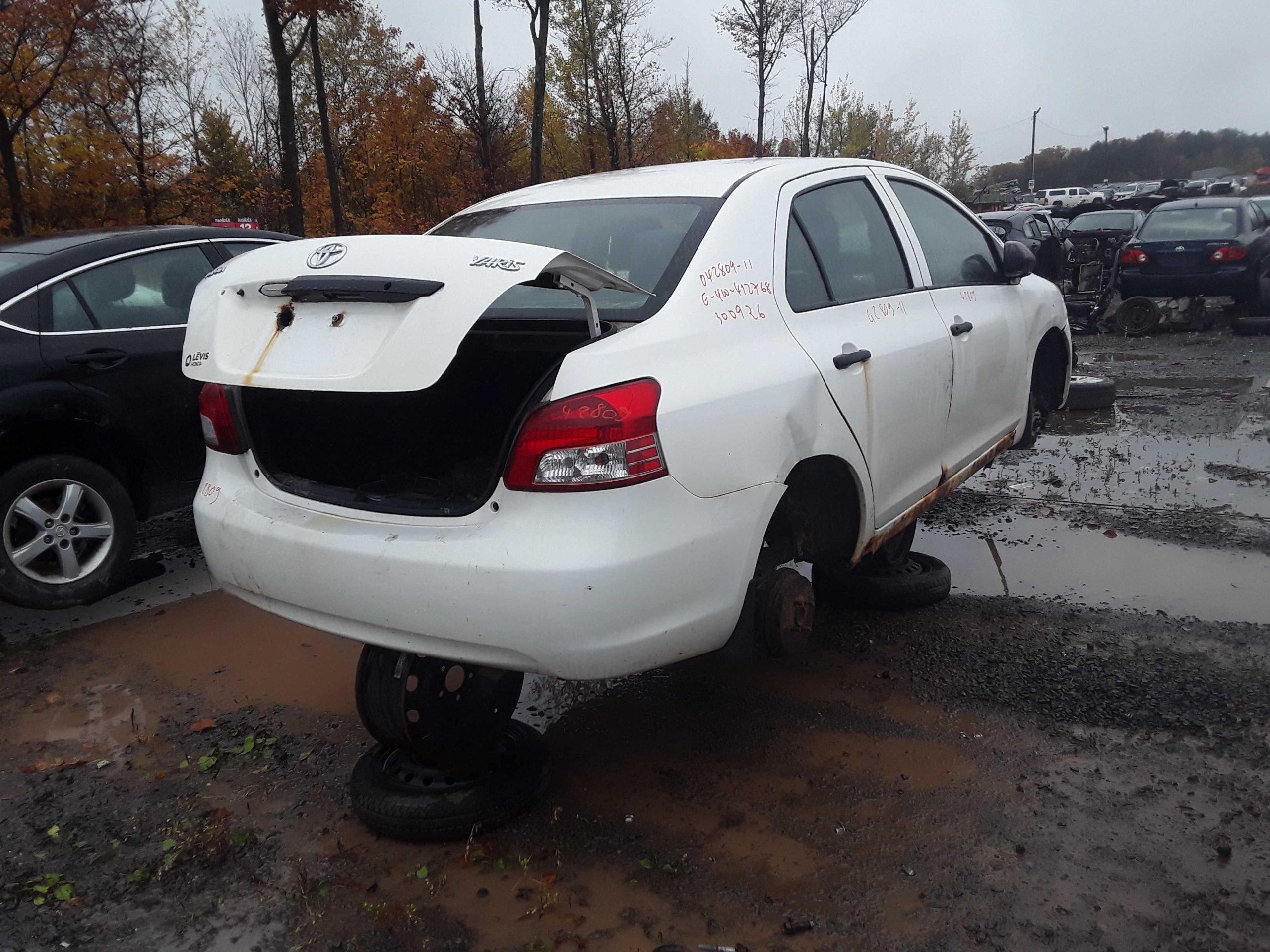 TOYOTA YARIS 2011