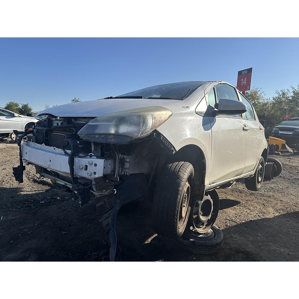 TOYOTA YARIS 2015