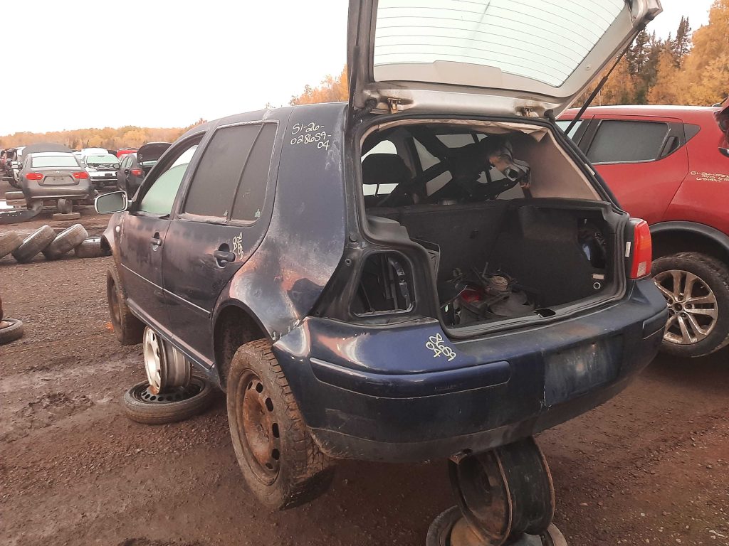 VOLKSWAGEN GOLF 2004