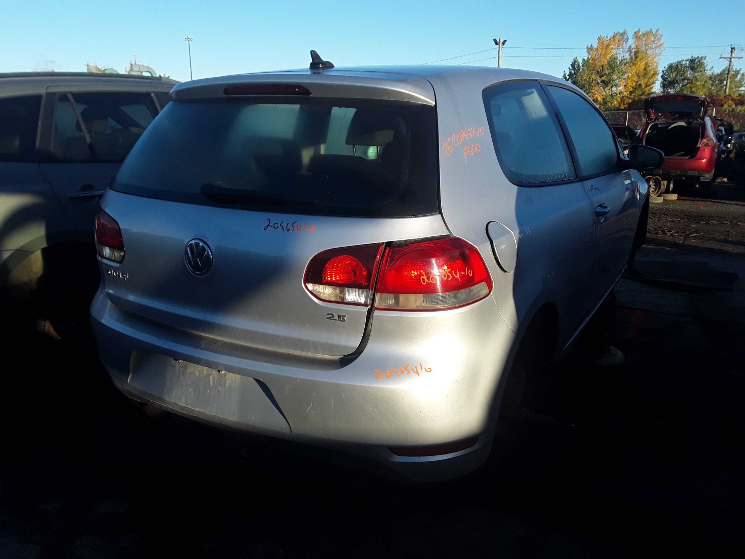 VOLKSWAGEN GOLF 2010