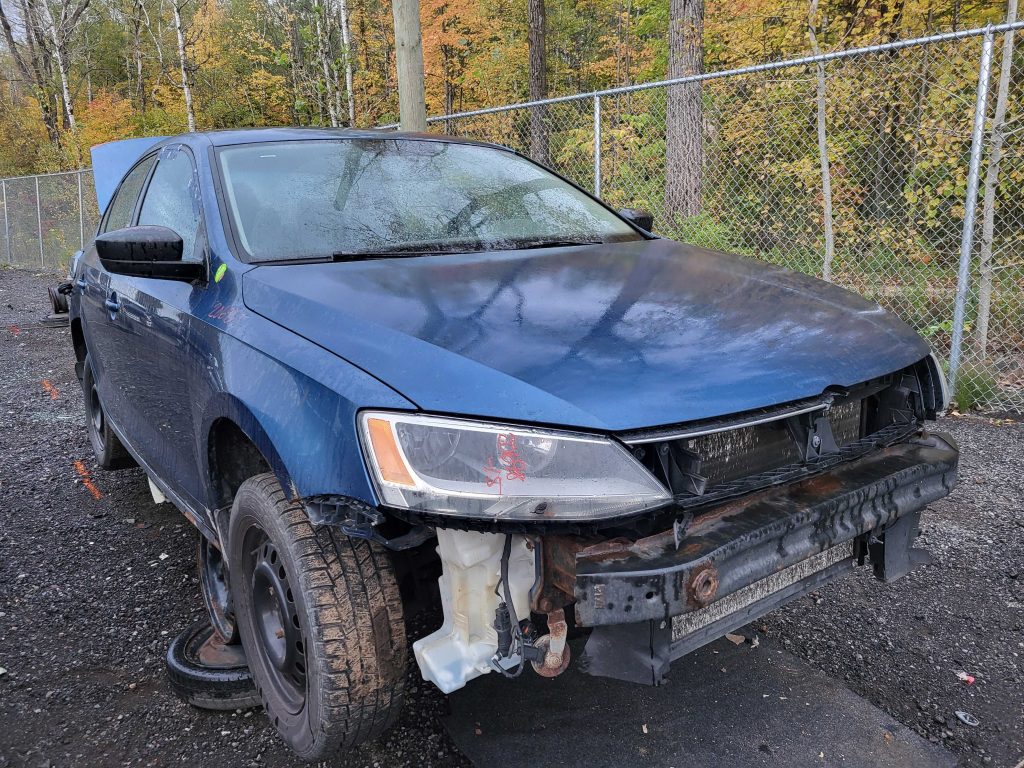 VOLKSWAGEN JETTA 2015