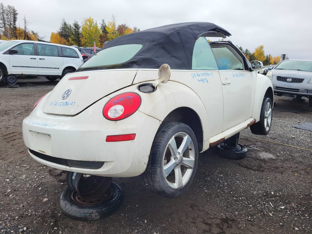 VOLKSWAGEN NEW BEETLE 2007