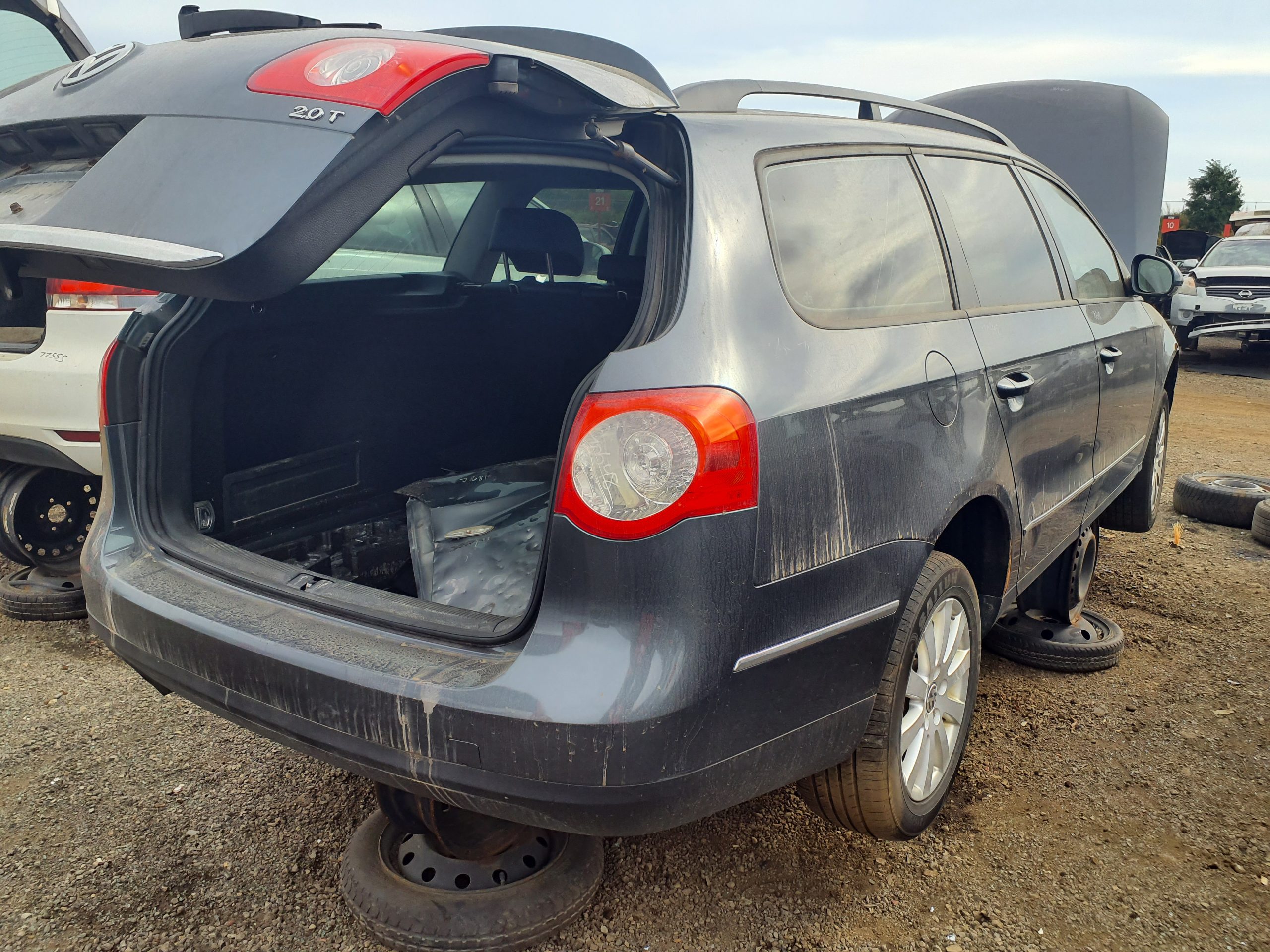 VOLKSWAGEN PASSAT 2010