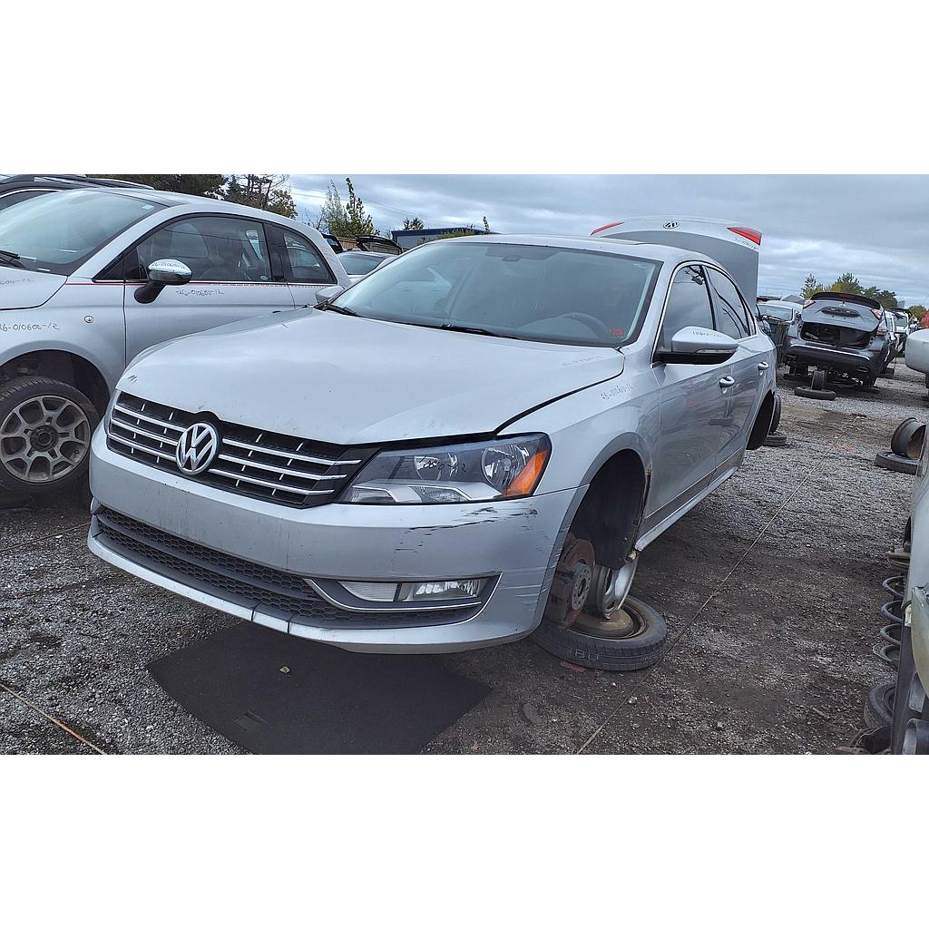 VOLKSWAGEN PASSAT 2012