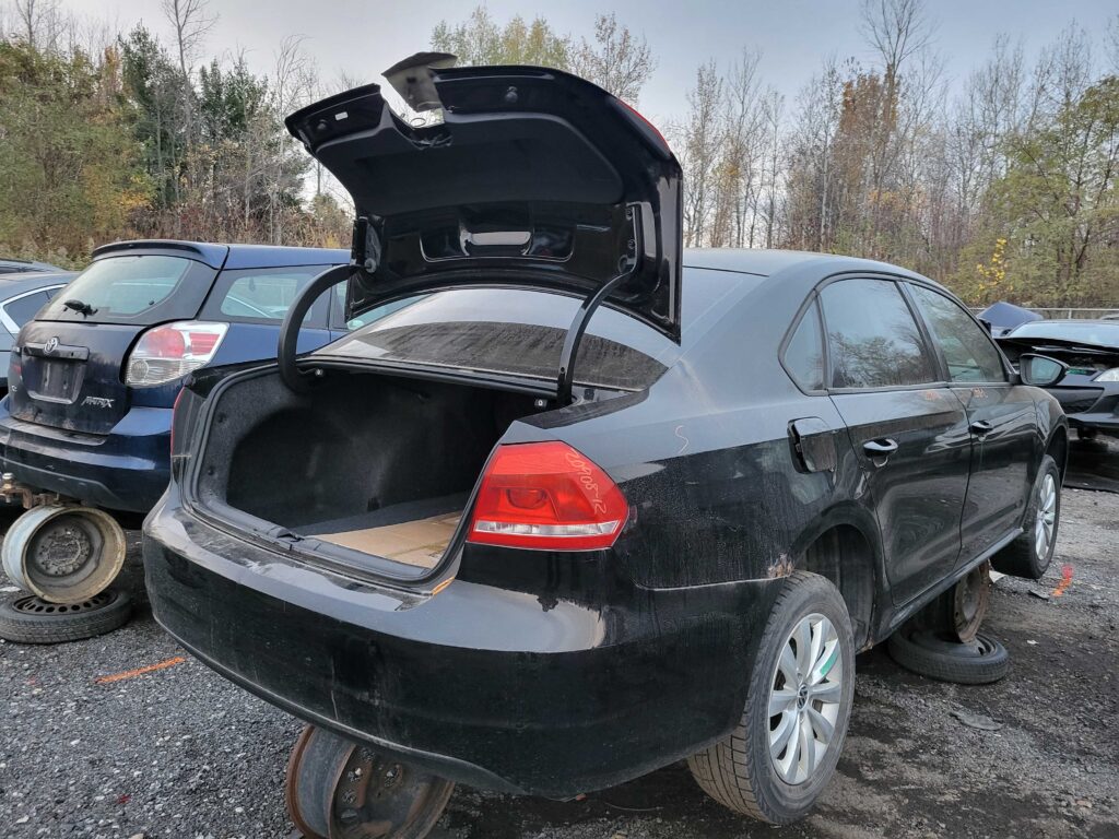 VOLKSWAGEN PASSAT 2012