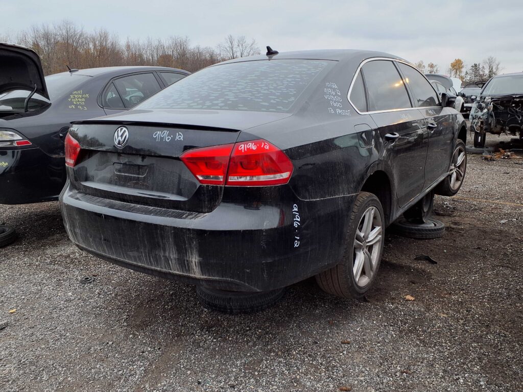 VOLKSWAGEN PASSAT 2012