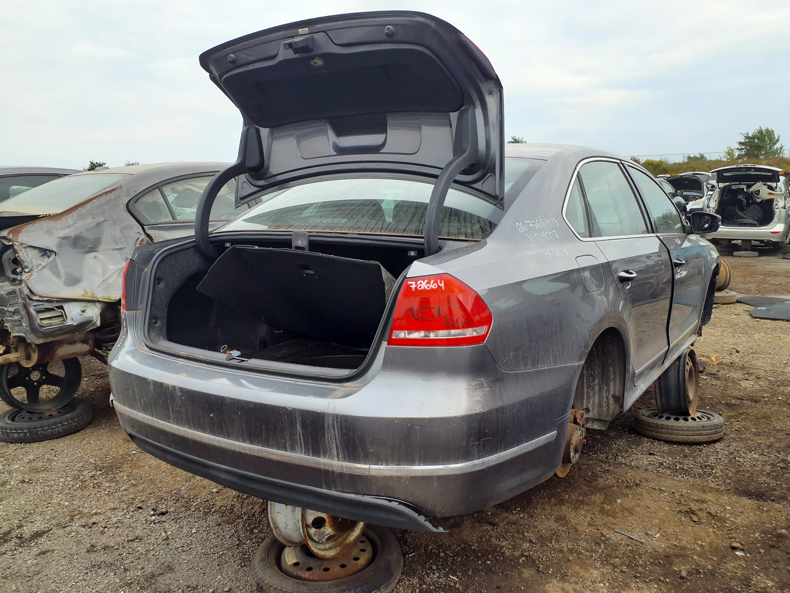 VOLKSWAGEN PASSAT 2013