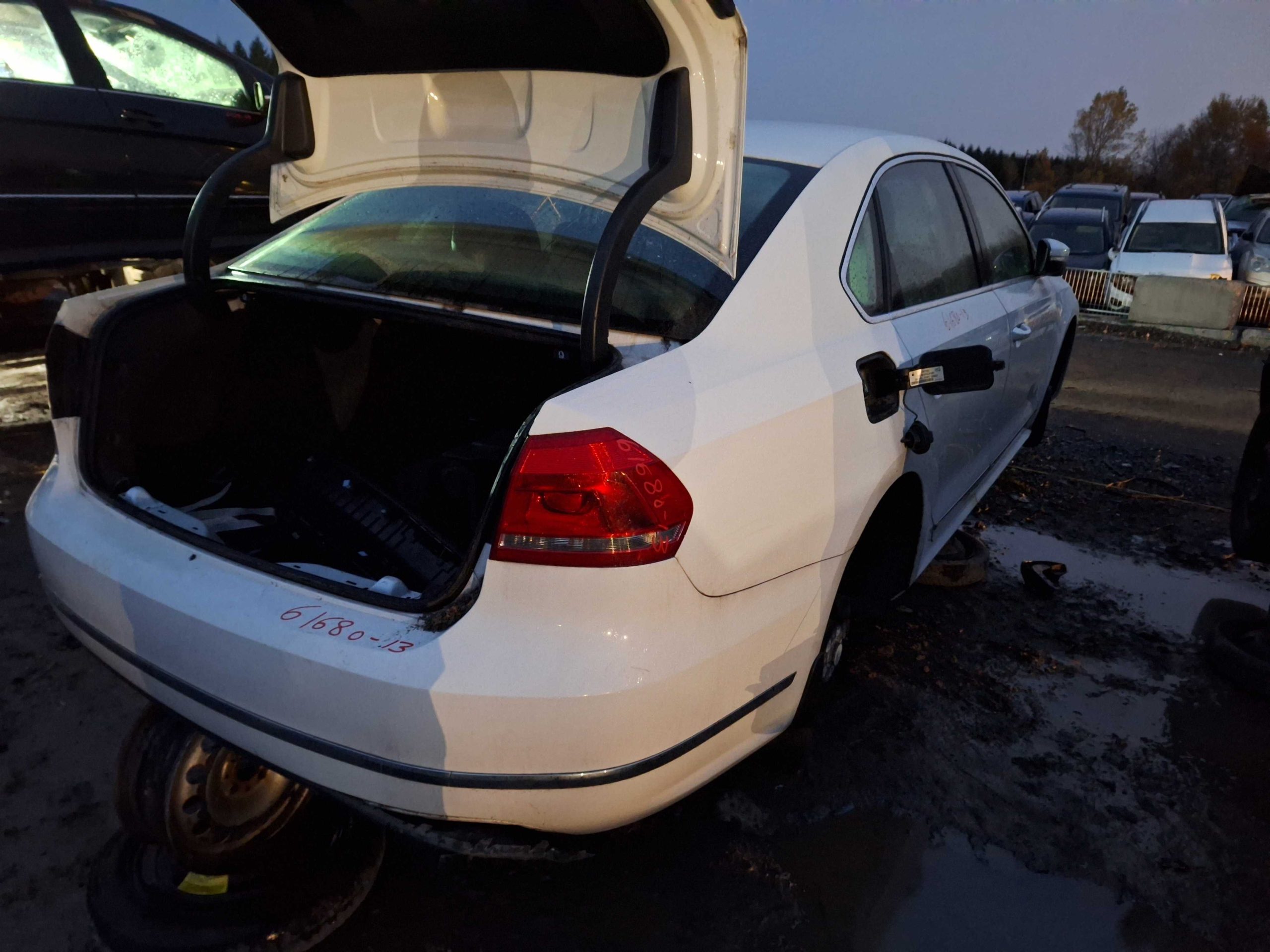 VOLKSWAGEN PASSAT 2013