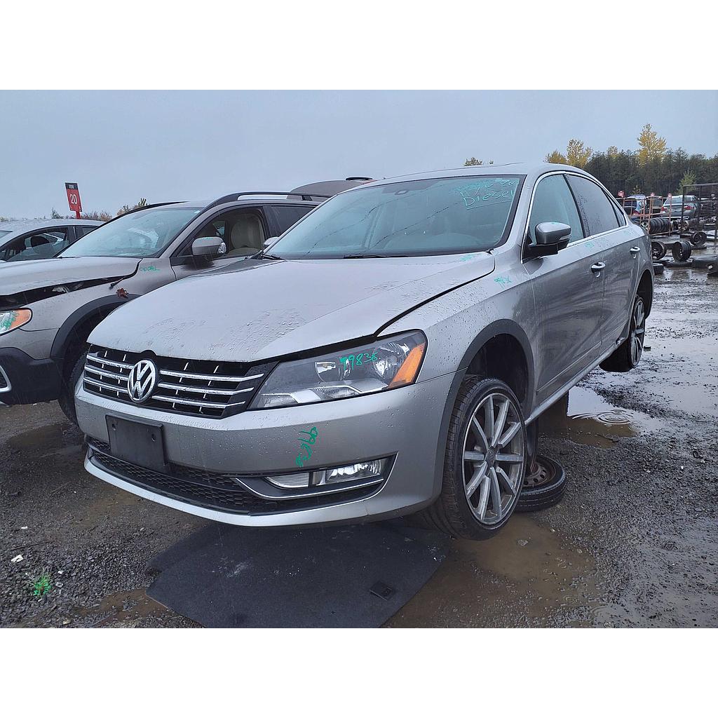 VOLKSWAGEN PASSAT 2013