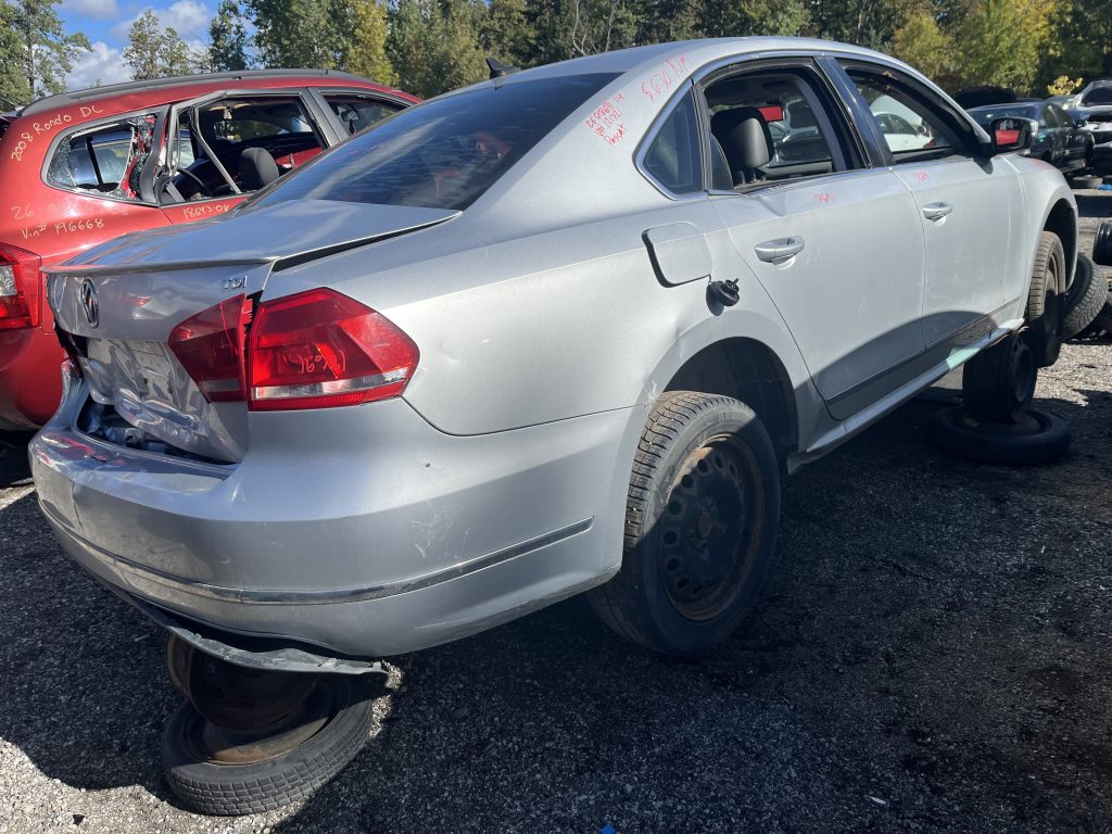 VOLKSWAGEN PASSAT 2014