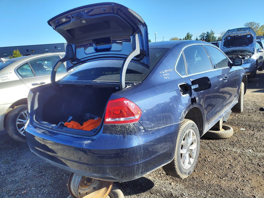 VOLKSWAGEN PASSAT 2014