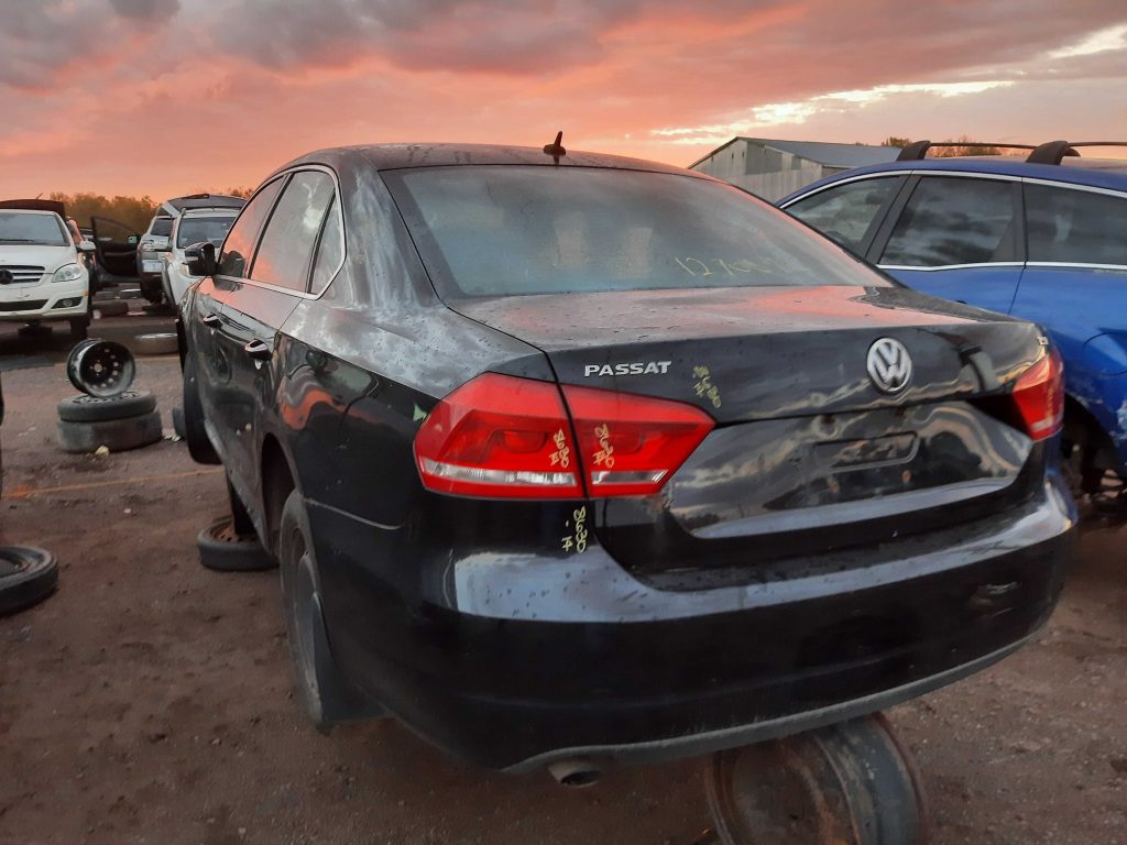 VOLKSWAGEN PASSAT 2014
