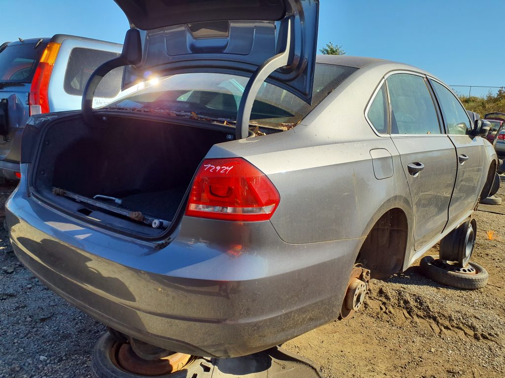 VOLKSWAGEN PASSAT 2014