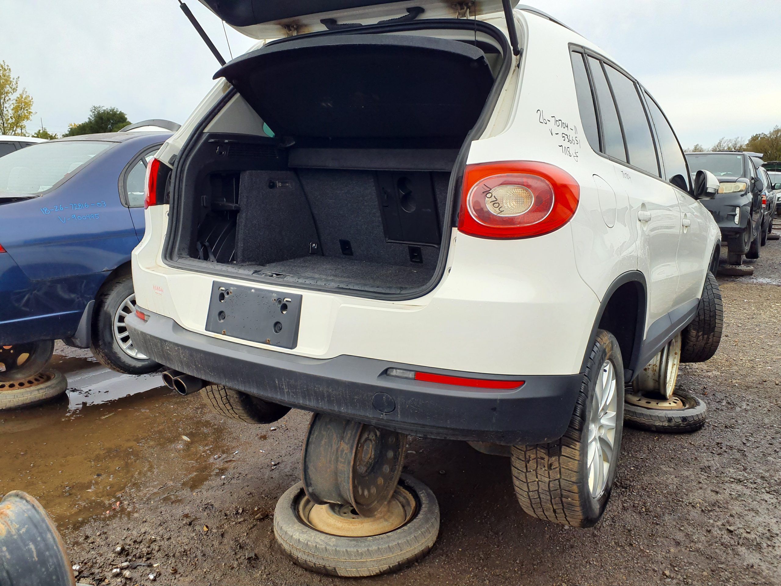 VOLKSWAGEN TIGUAN 2011