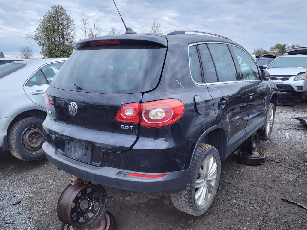 VOLKSWAGEN TIGUAN 2011